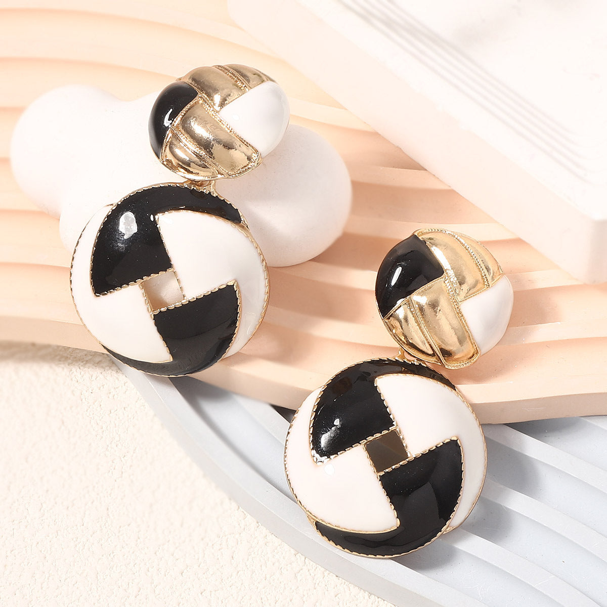 Buy Center Excellence-Fashion Black And White Dripping Geometric Round Earrings