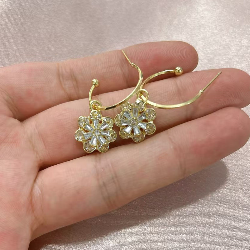 New Flower Short Earrings Sweet Fashion Buy Center