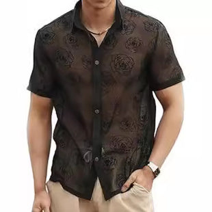 Camisa de manga corta con botones transparentes de malla con flores rosas para hombre