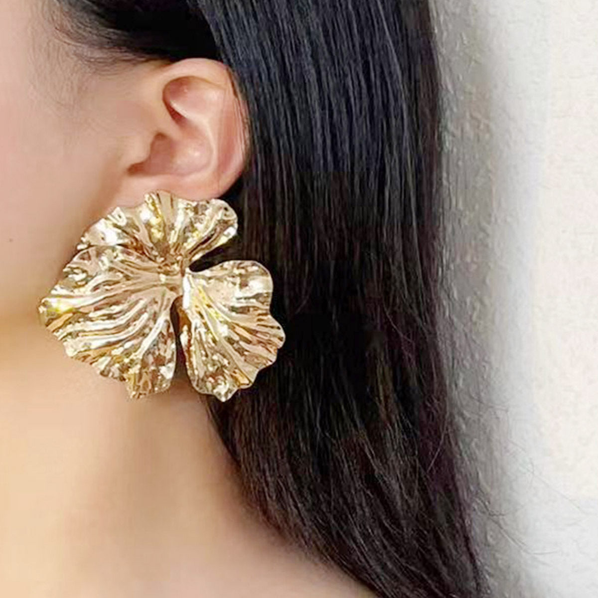 Buy Center Hot Pick-Fashion Exaggerated Large Flower Ear Studs Design Sense