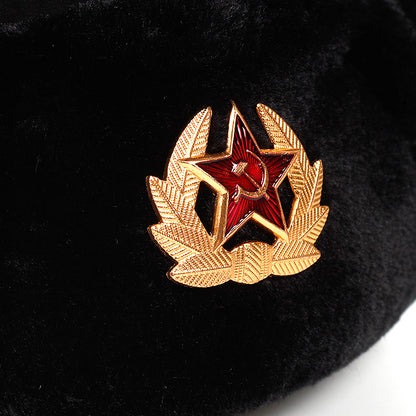 Sombrero con insignia soviética y casco anti-trueno