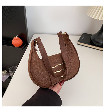 New Felt Shoulder Underarm Bag Fashion Simple Saddle Bag Brown