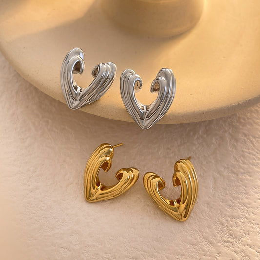 Hot New Items at Buy Center: Textured Three-dimensional Heart-shaped Ear Studs Special-interest Design