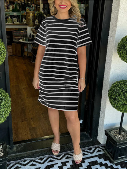 New Fashion Striped Round Neck Dress Women Black Background White Stripe