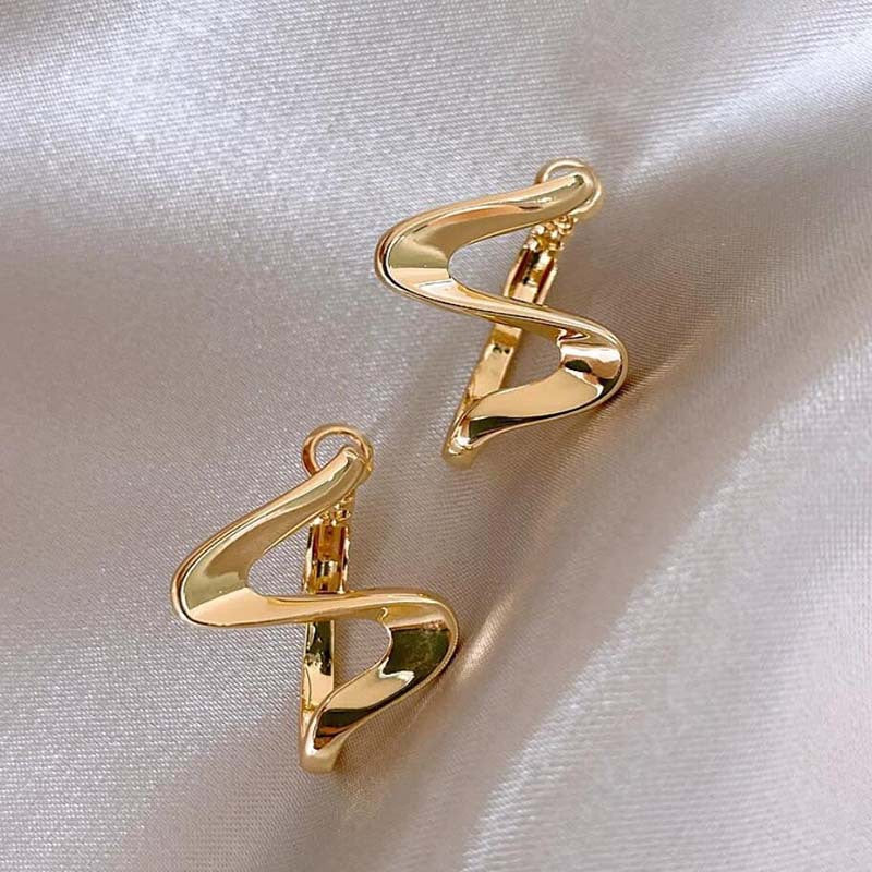 Trending Now at Buy Center: European And American Geometric Metal 925 Silver Pin Earrings Advanced Gold