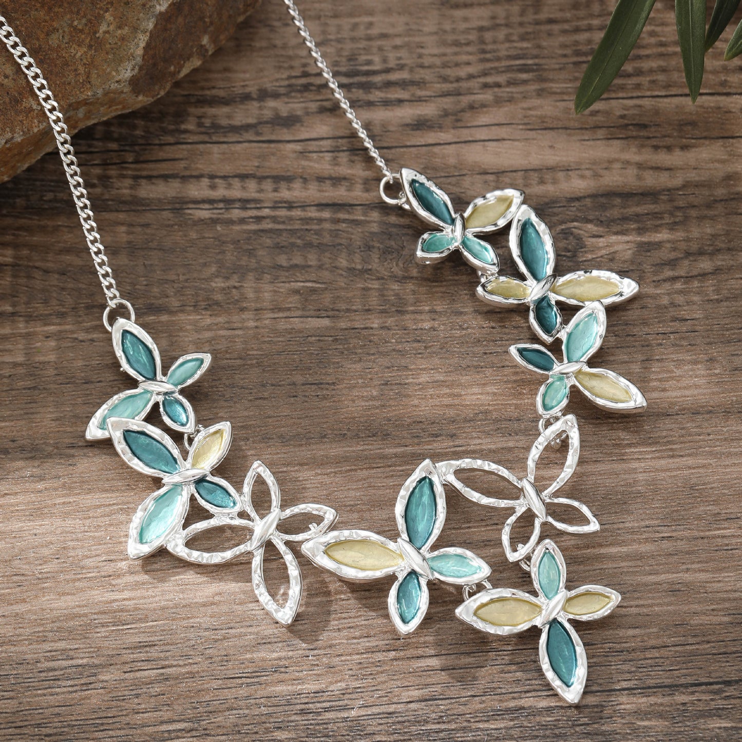 Buy Center Hot Pick-Color Painting Oil Hollow Pansy Necklace Fashion Peacock Green Silver