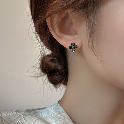 Niche Temperament Black Four-leaf Flower Ear Studs Earrings Female Buy Center