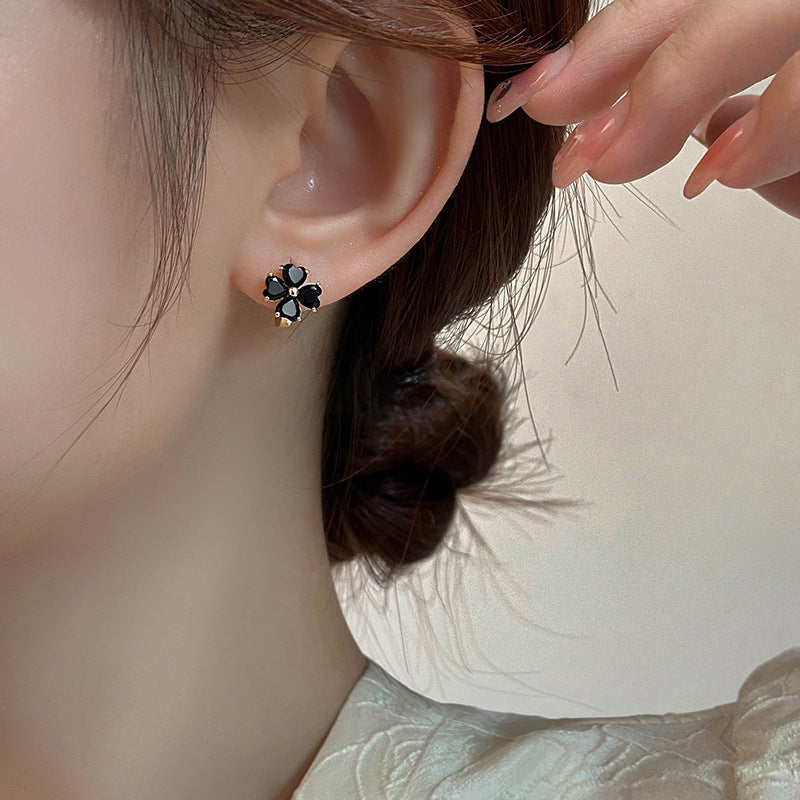 Niche Temperament Black Four-leaf Flower Ear Studs Earrings Female Buy Center