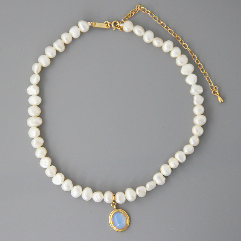 Round Medal Pearl Necklace Irregular Pearl White