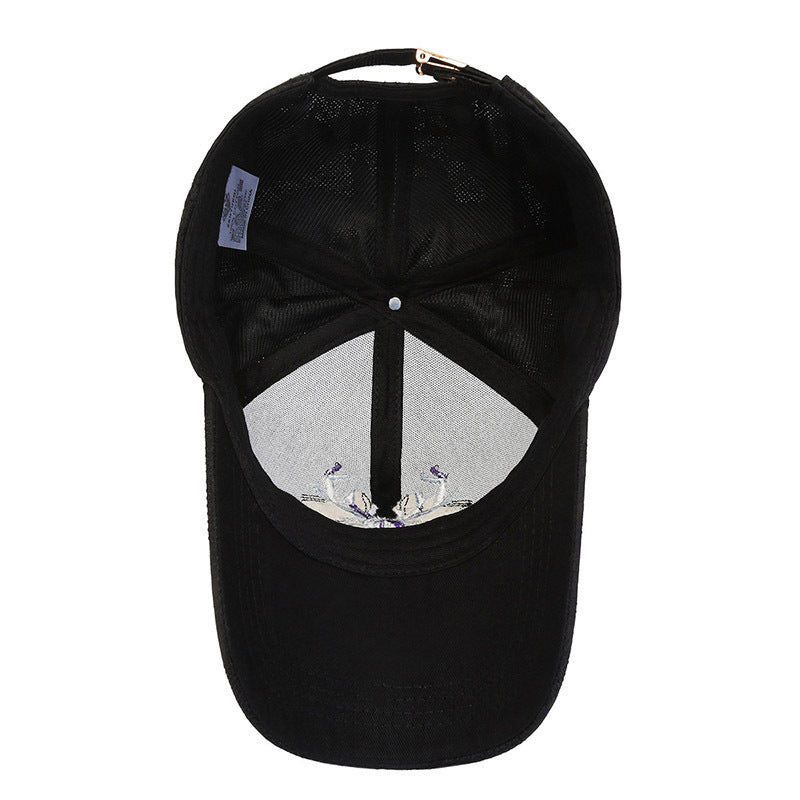 Gorra con visera de alce bordada